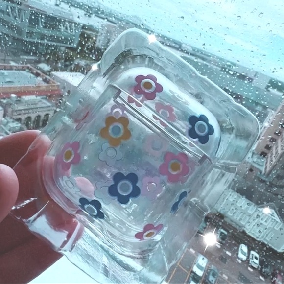 AirPods case - Picture 1 of 3